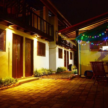 Capung Guesthouse Jimbaran Esterno foto