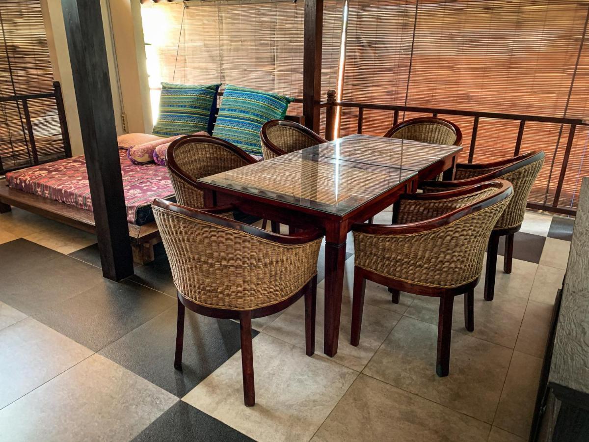 Capung Guesthouse Jimbaran Esterno foto
