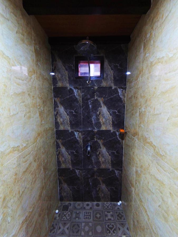 Capung Guesthouse Jimbaran Esterno foto