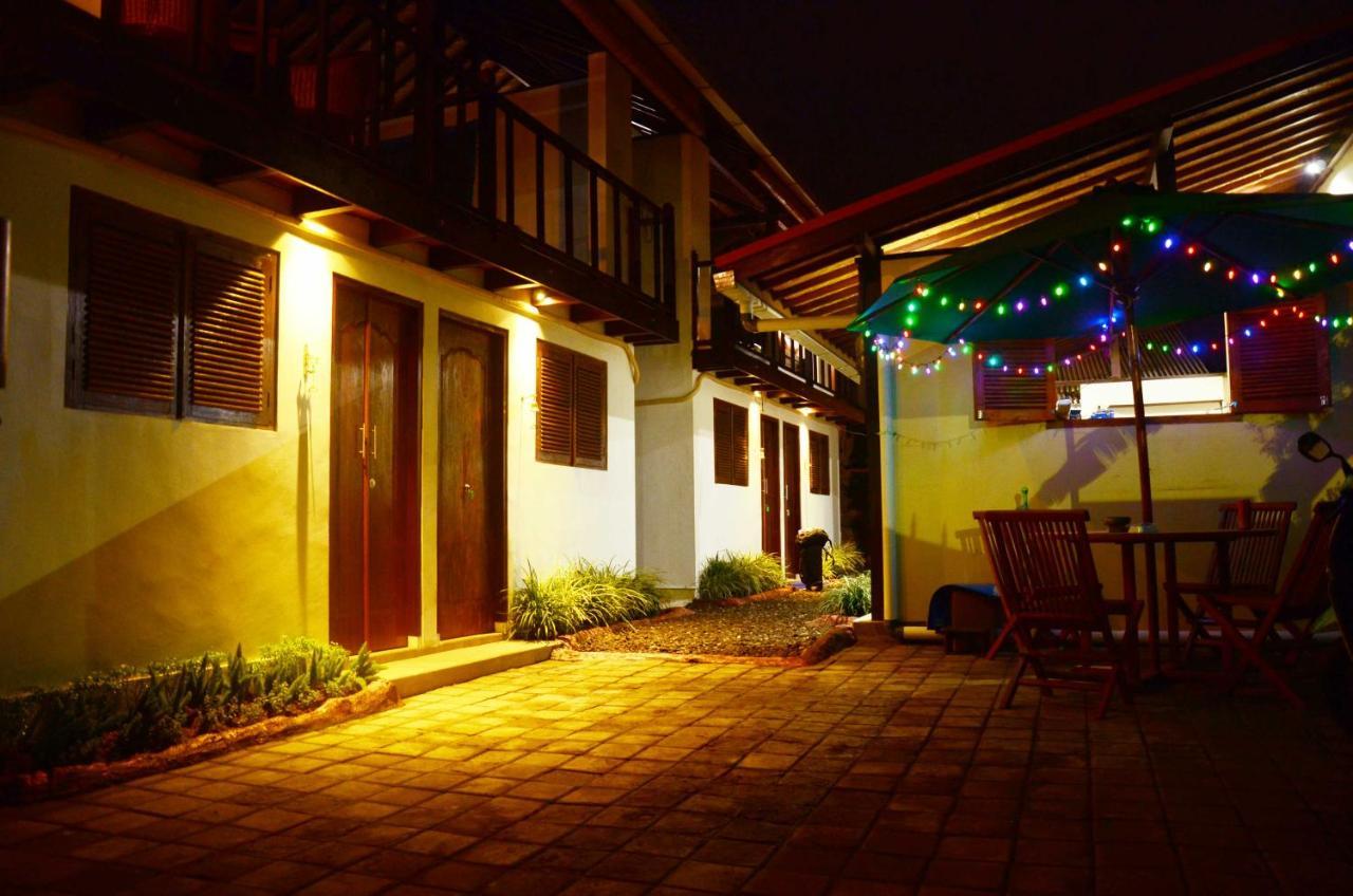 Capung Guesthouse Jimbaran Esterno foto